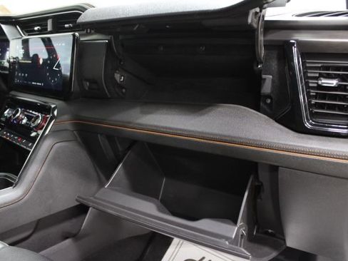 Used 2024 GMC Sierra 1500 AT4 w/ Technology Package image 28