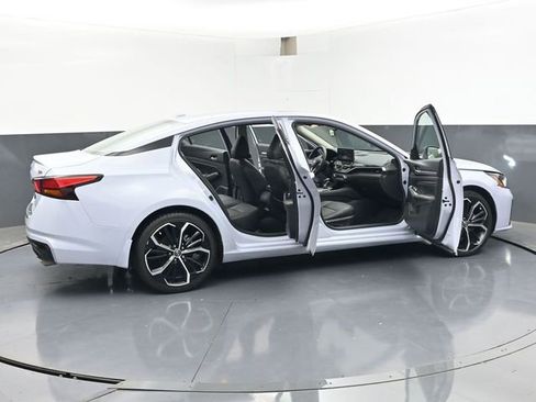 Used 2023 Nissan Altima 2.5 SR w/ SR Premium Package FWD image 49