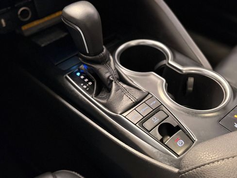 Used 2018 Toyota Camry XSE image 34