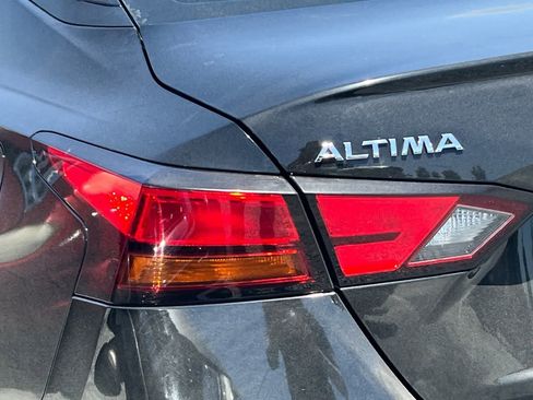 Used 2020 Nissan Altima 2.5 SR FWD image 13