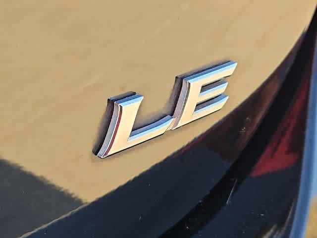 Used 2022 Toyota Camry LE FWD image 11