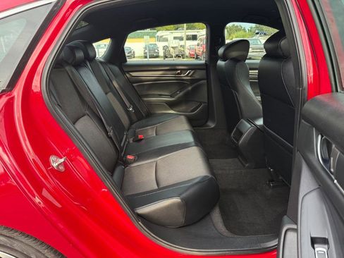 Used 2018 Honda Accord Sport image 18