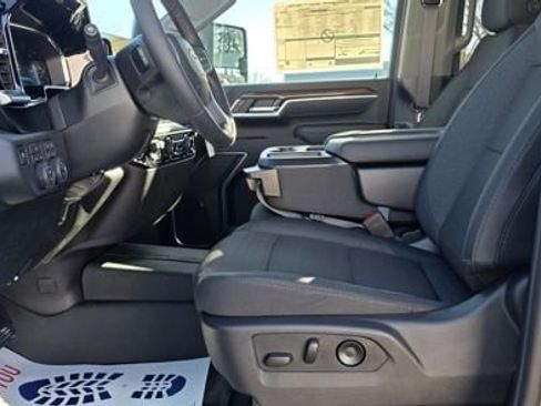 New 2026 Chevrolet Silverado 3500 LT w/ All Star Edition image 9