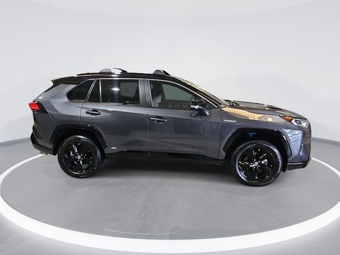 Used 2019 Toyota RAV4 XSE w/ XSE Weather Package AWD/4WD image 4