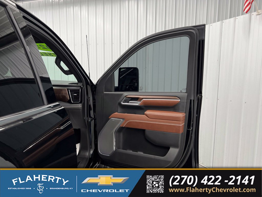 Used 2025 GMC Sierra 2500 Denali Ultimate w/ Max Trailering Package AWD/4WD image 14