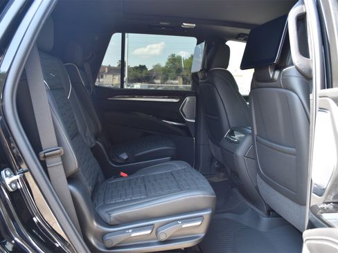 New 2025 Cadillac Escalade Premium Luxury Platinum w/ LPO, Floor Liner Package image 25