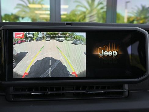 Used 2024 Jeep Wrangler Unlimited Rubicon image 36