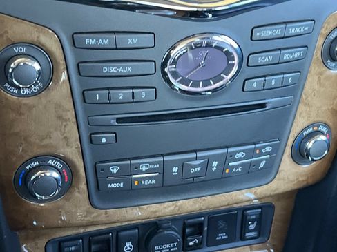 Used 2014 INFINITI QX80 4WD w/ Theater Package image 23