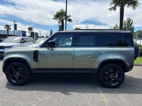 Certified 2025 Land Rover Defender 110 X-Dynamic SE AWD/4WD image 2