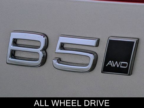 Used 2024 Volvo XC60 B5 Ultimate image 10