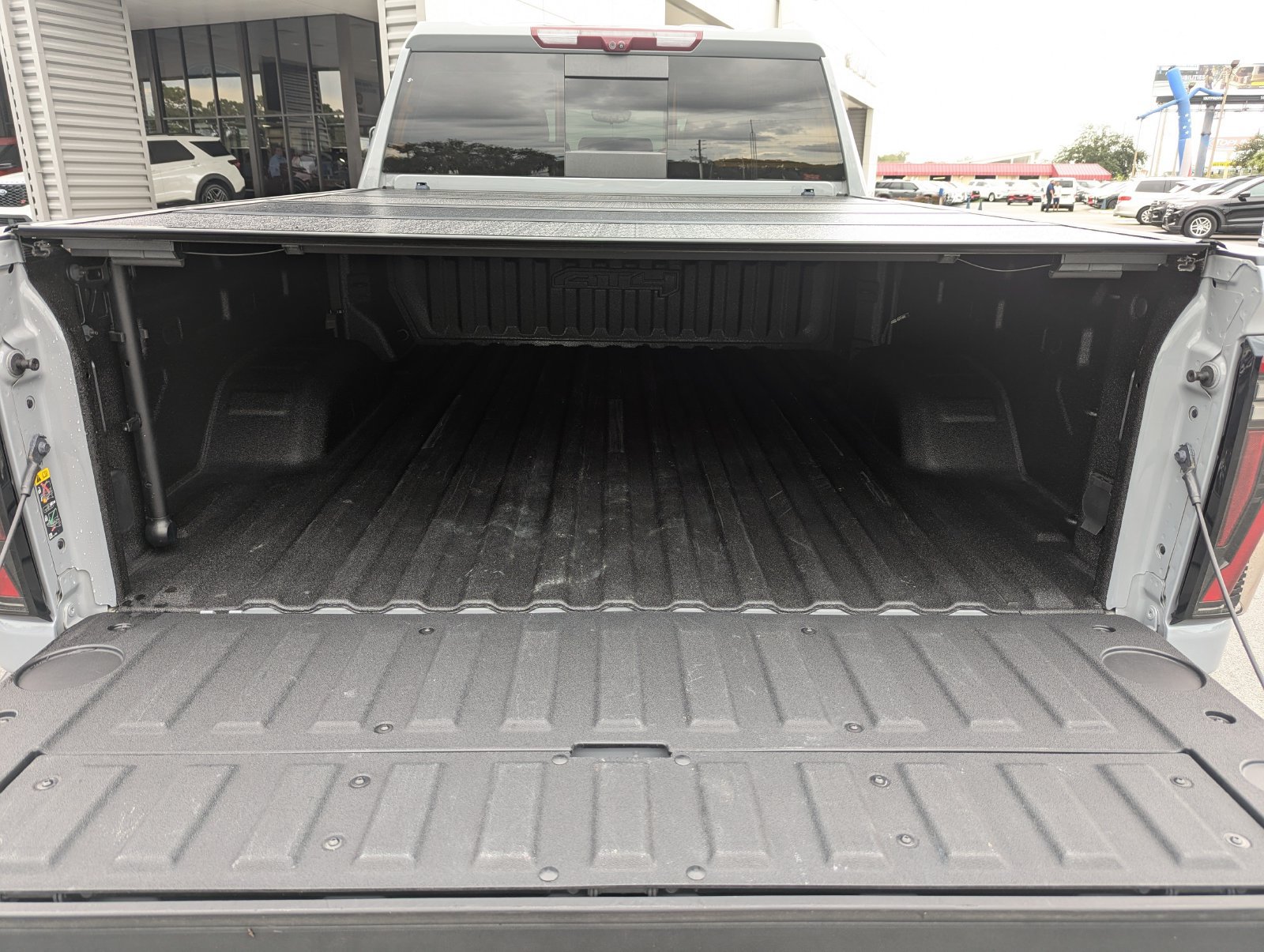 Used 2024 GMC Sierra 2500 AT4 w/ AT4 Premium Plus Package AWD/4WD image 11