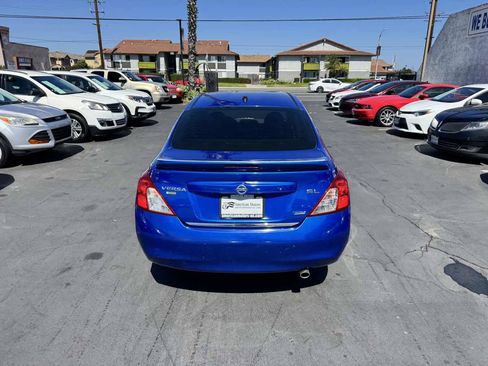 Used 2013 Nissan Versa w/ SL Tech Pkg FWD image 4
