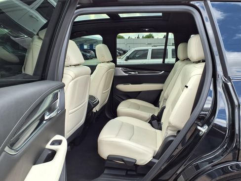 Used 2024 Cadillac XT6 Sport w/ LPO, Floor Liner Package AWD/4WD image 10