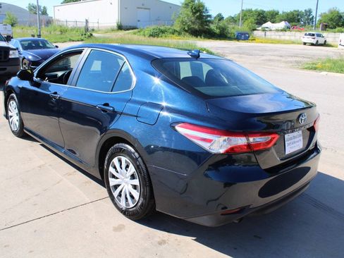 Used 2018 Toyota Camry LE w/ Audio Package FWD image 6