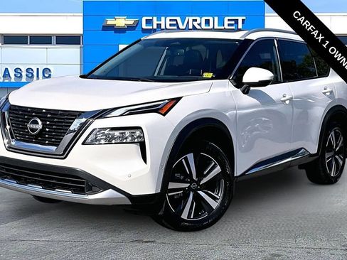 Used 2023 Nissan Rogue Platinum FWD image 2