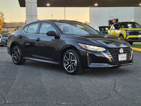 New 2025 Nissan Sentra SR image 14