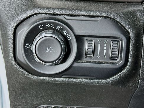 Used 2020 Jeep Wrangler Unlimited Sport image 17