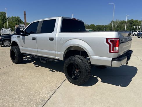 Used 2017 Ford F150 XL w/ Equipment Group 101A Mid AWD/4WD image 9