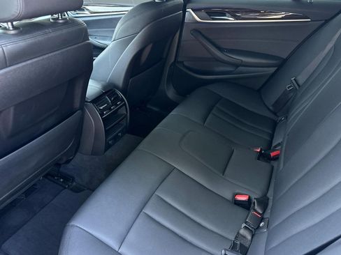 Used 2019 BMW 530e image 16