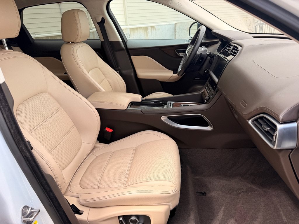 Used 2019 Jaguar F-PACE Prestige AWD/4WD image 23