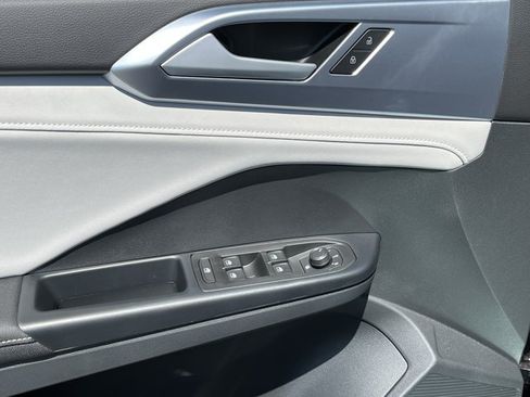 New 2026 Volkswagen Taos SE AWD/4WD image 22
