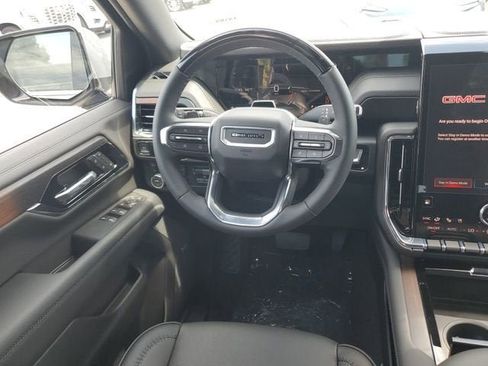 New 2026 GMC Yukon Denali w/ Denali Reserve Package AWD/4WD image 13