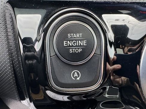 Used 2025 Mercedes-Benz CLA 250 4MATIC image 29