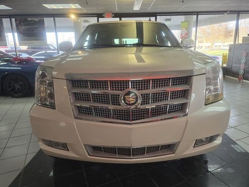 Used 2012 Cadillac Escalade Platinum image 2