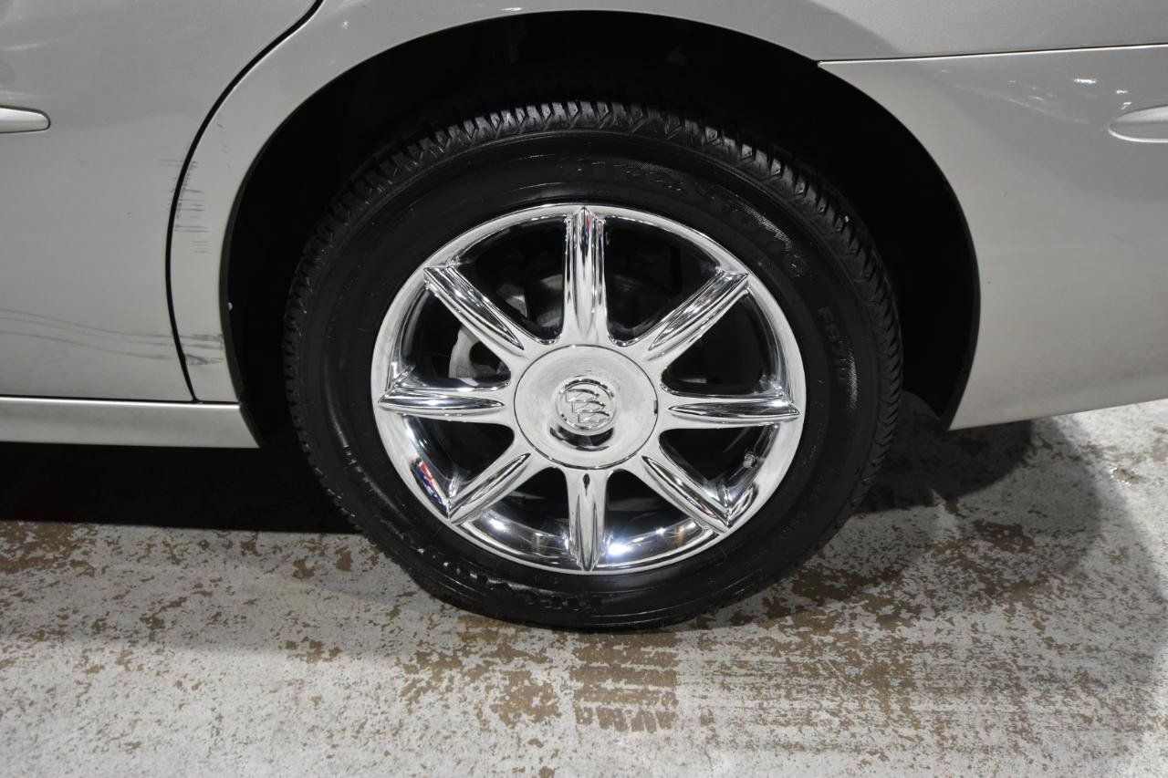 Used 2007 Buick LaCrosse CXS FWD image 35
