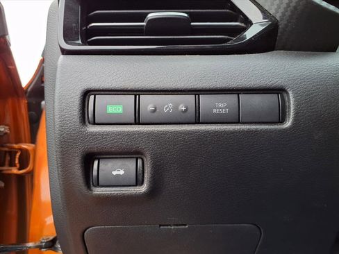 Used 2020 Nissan Sentra SR w/ Premium Package image 22