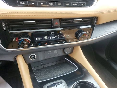 Used 2021 Nissan Rogue Platinum image 21