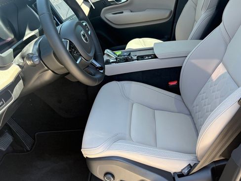 New 2026 Volvo XC90 B6 Plus w/ Protection Package Premier image 18