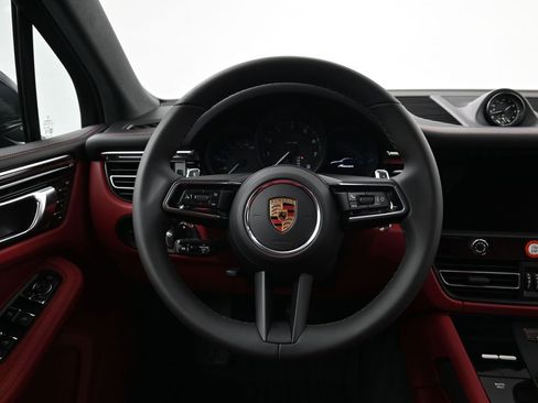 Used 2026 Porsche Macan AWD/4WD image 13