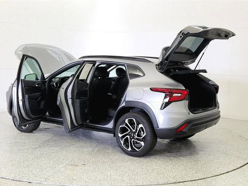 New 2026 Chevrolet Trax RS w/ Driver Confidence Package FWD image 11