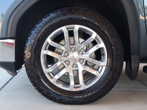 Used 2019 GMC Sierra 1500 SLT w/ SLT Premium Plus Package AWD/4WD image 5