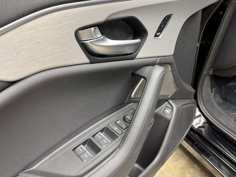 Used 2025 Acura TLX w/ Technology Package image 11