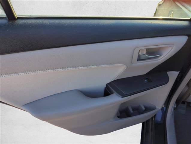 Used 2016 Toyota Camry XLE FWD image 9