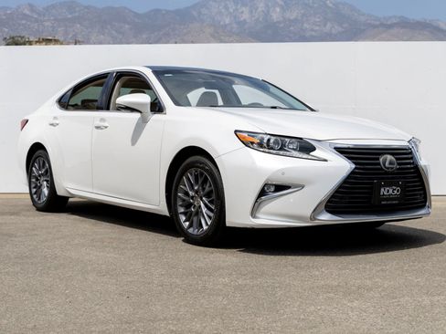 Used 2018 Lexus ES 350 w/ Navigation System Package FWD image 9