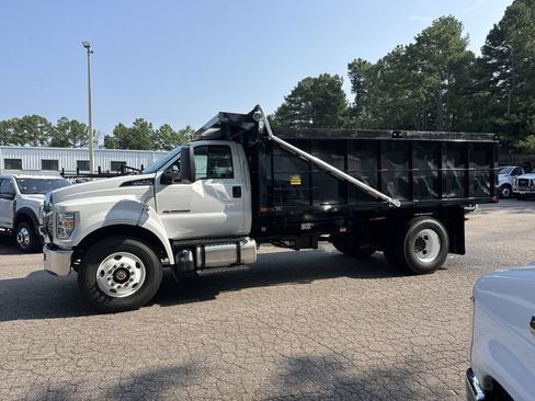 New 2027 Ford F750 2WD Regular Cab Super Duty image 5