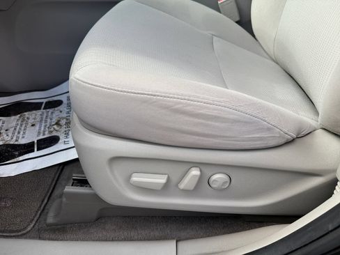 Used 2019 Kia Sedona LX FWD image 13