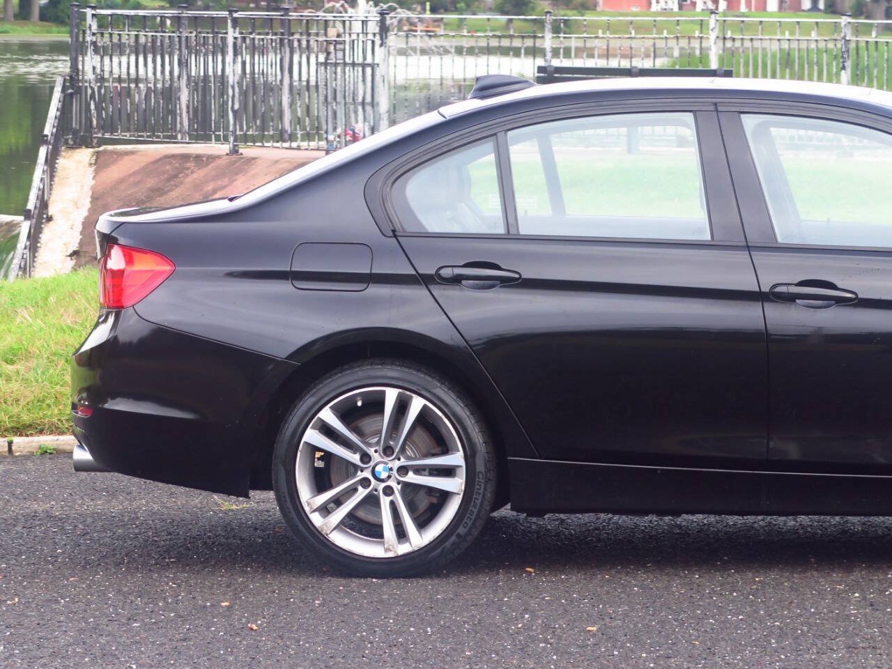Used 2014 BMW 335i xDrive Sedan AWD/4WD image 22