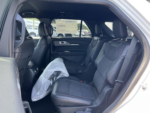 New 2025 Ford Explorer ST image 15