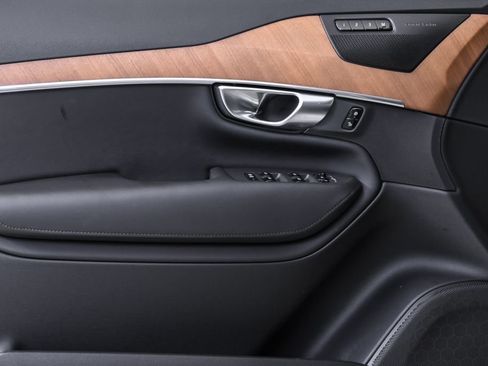 Certified 2024 Volvo XC90 B5 Plus image 8