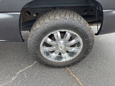 Used 2005 GMC Sierra 1500 SLE w/ Off-Road Package image 31