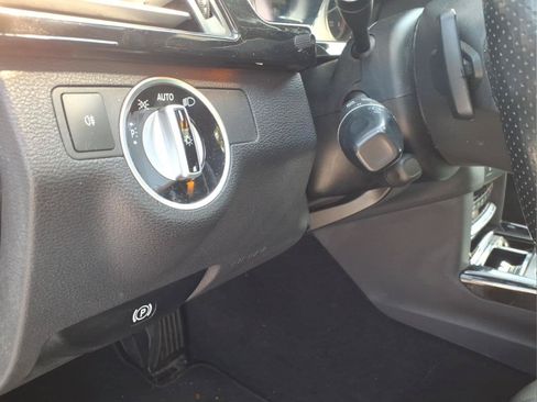 Used 2013 Mercedes-Benz E 350 4MATIC Sedan image 23