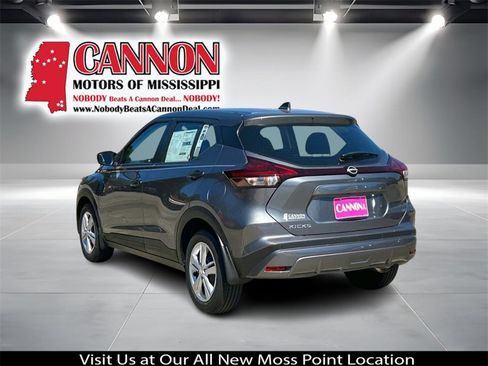 New 2025 Nissan Kicks Play S image 3