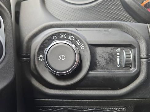 Used 2024 Jeep Wrangler Unlimited Rubicon image 10