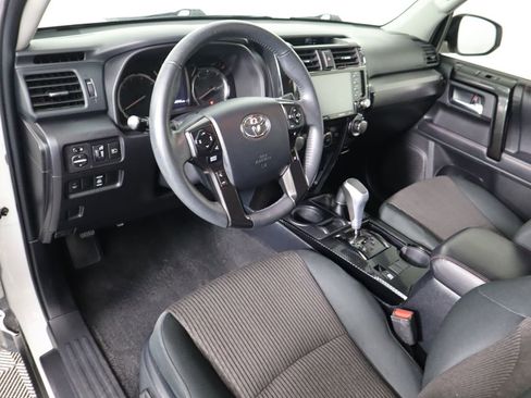 Used 2021 Toyota 4Runner TRD Off-Road image 9