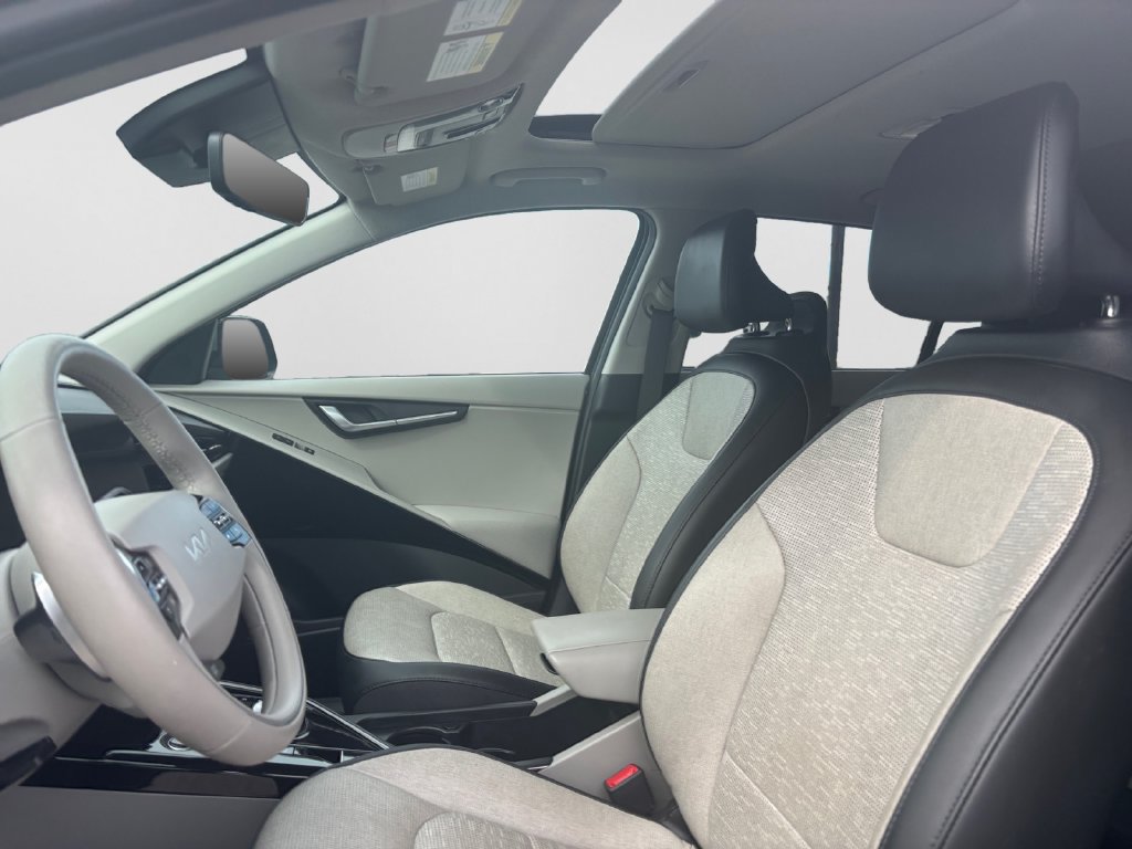 Used 2023 Kia Niro Wave w/ Wave Preserve Package FWD image 9