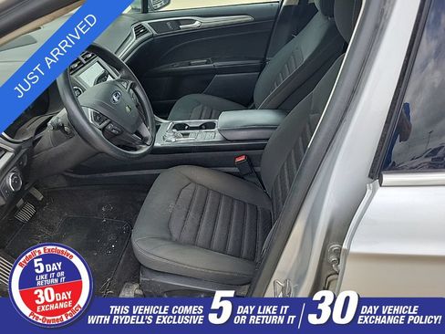 Used 2019 Ford Fusion SE FWD image 9